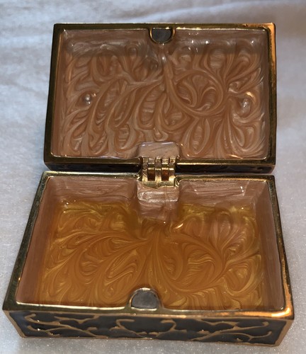 Caja de baratijas de tacón alto con estrás rojo. 2,5” X 2,5” X1,5” - Imagen 2 de 6
