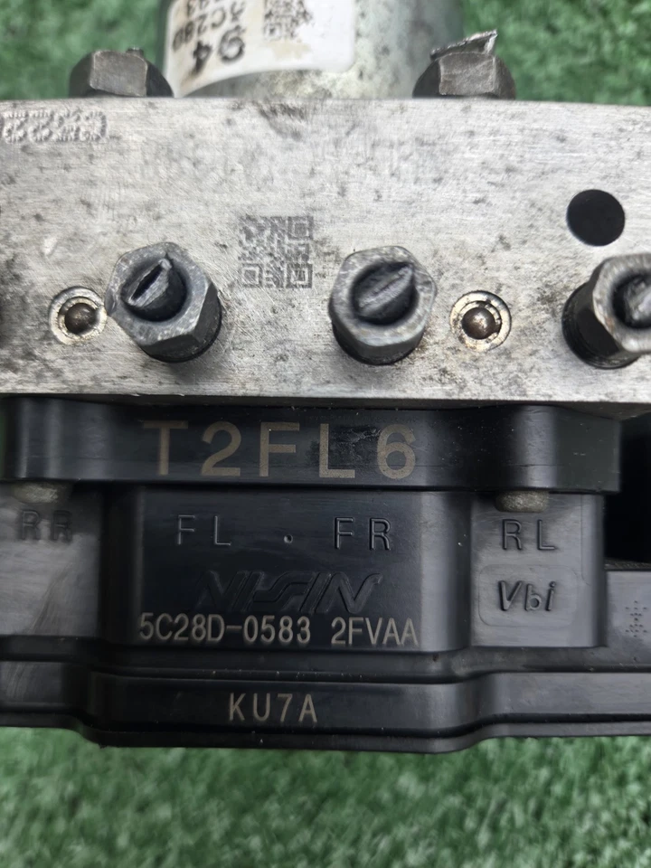 2015 Honda Accord Sedan ABS Anti- Lock Pump Module VSA Modulator Valve OEM T2FL6 - Image 3 of 4