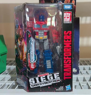 Hasbro Transformers Siege WFC Optimus Prime Transforming Autobot