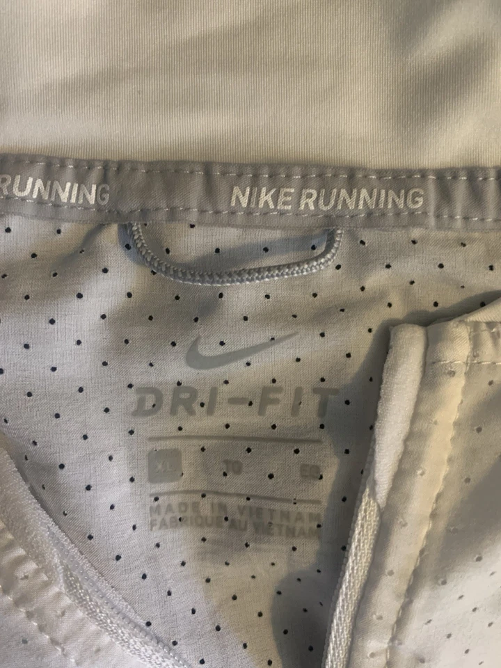 Chaqueta Nike Running Dri-Fit Malla Cremallera Completa Blanca con Logo Plateado Borde Para Mujer’s XL Foto 4 de 4