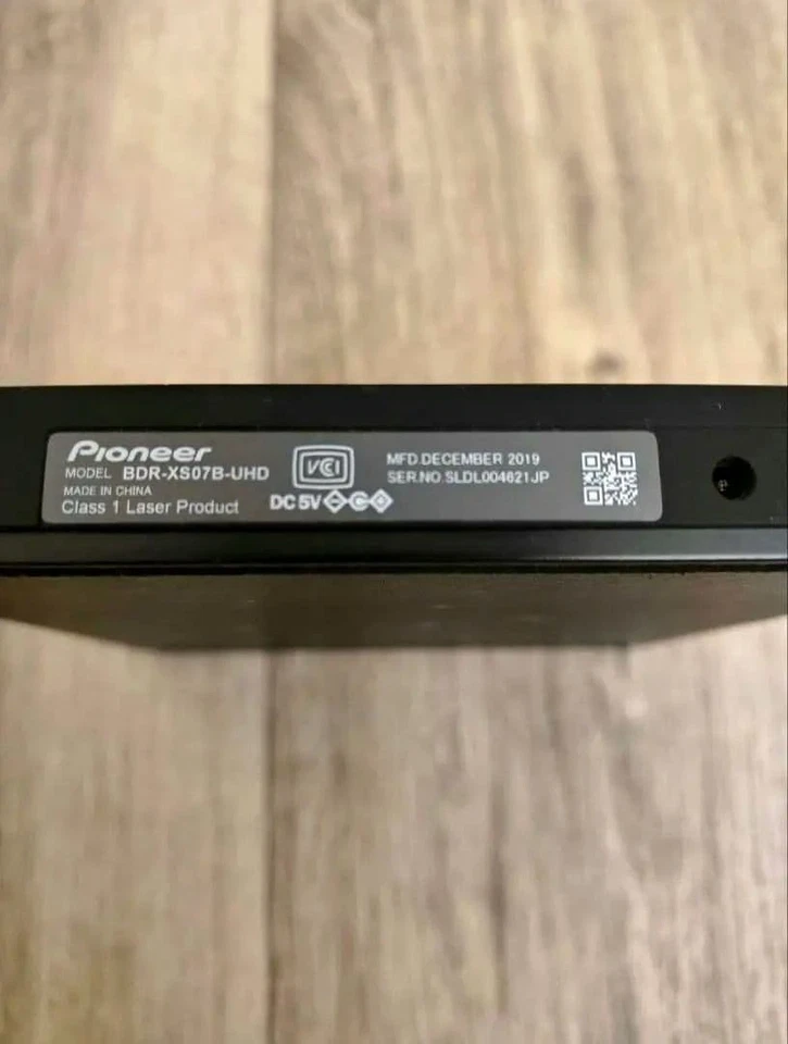 Unidad Blu-ray portátil 4K Ultra HD Pioneer BDR-XS07B-UHD JP usada con caja Foto 2 de 3