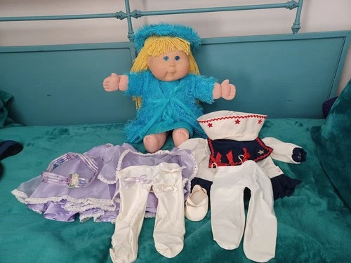 LOT Toys R Us TRU Cabbage Patch Kid Doll Blonde GUC Girl Outfits and Accessories