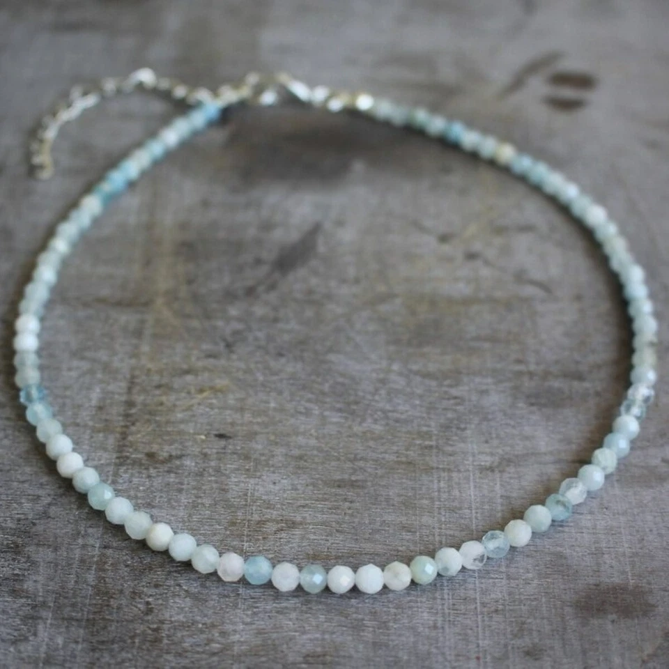 Gargantilla de piedra aguamarina natural con cuentas cristal curativo Foto 2 de 4