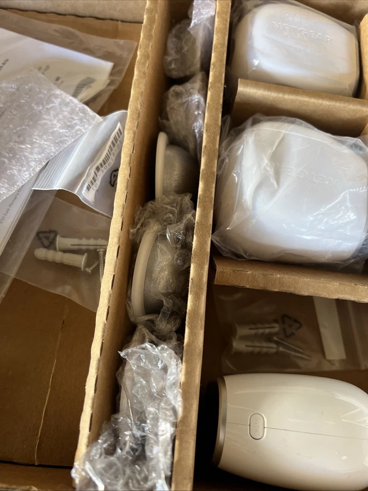 Arlo Netgear VMS3530 Security System Wire-Free HD 5 Cameras - Image 4 of 4