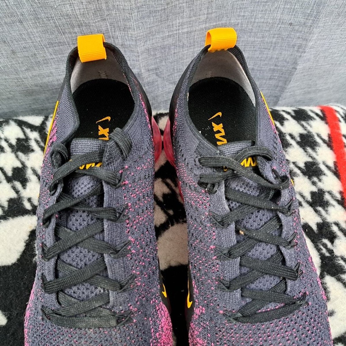 Size 9.5 - Nike Air VaporMax Flyknit 2 Pink Blast 2018 Men