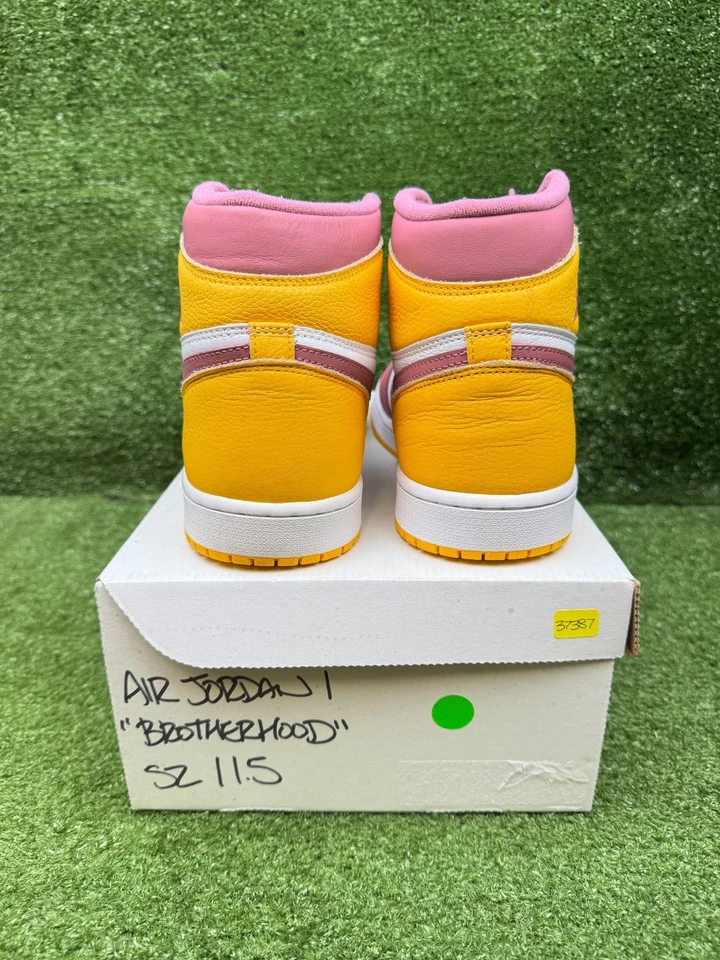 Talla 11.5 - Jordan 1 Retro Alto OG Brotherhood 2022 Foto 4 de 4