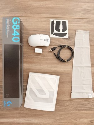 Corsair Saber V2 Gaming Mouse w/ new nouse pad and sleeve FREE