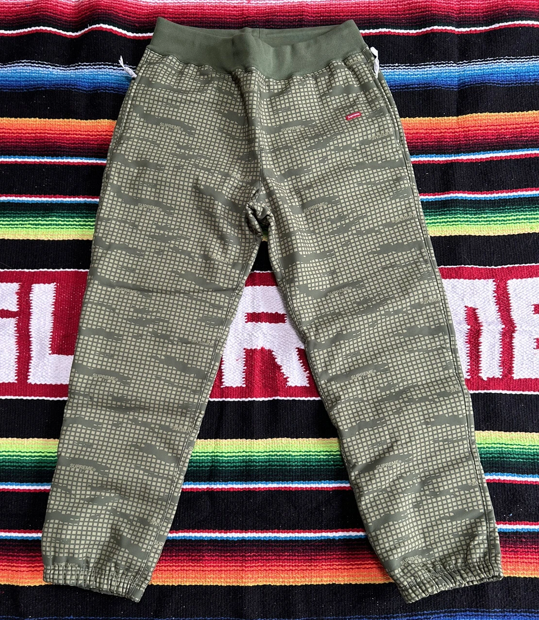 SUPREME 21AW WINDSTOPPER pantalon de survêtement vert S fermeture éclair neuf DS petite boîte logo