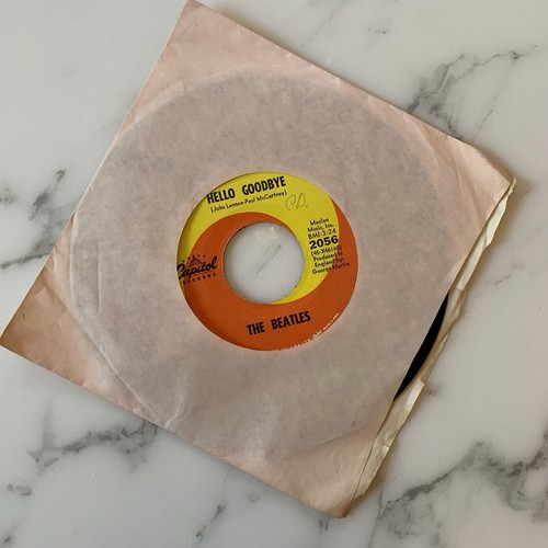 The Beatles I Am The Walrus/Hello Goodbye Capitol Record 2056 45 RPM - Picture 5 of 5