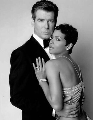 PIERCE BROSNAN HALLE BERRY in DIE ANOTHER DAY Movie Photo Print 4x6  .