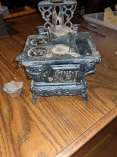 Vintage Crescent Cast Iron Miniature Stove Salesmans Sample Mini Doll House Toy