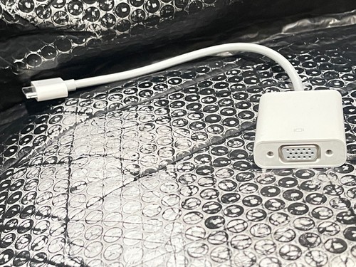 Genuine Apple 30 Pin To VGA Adapter A1368 MC552ZM/B(M2) - 第 1/5 張圖片