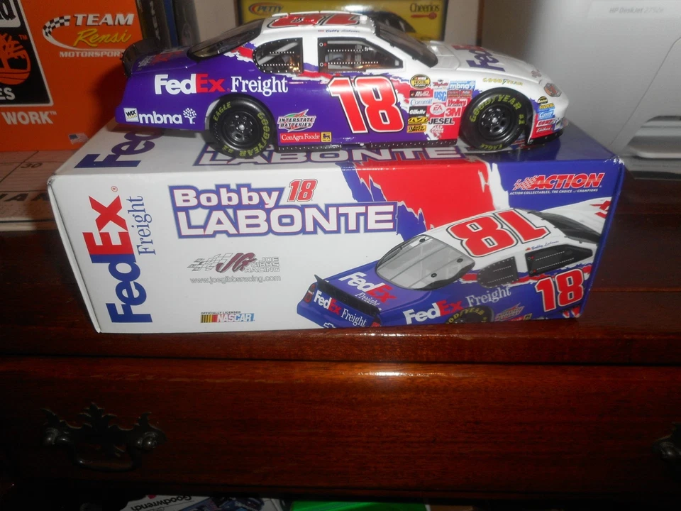 BOBBY LABONTE #18 FEDEX FREIGHT 2005 MONTE CARLO ACTION 1/24 CWC XXRARE - Image 4 of 4