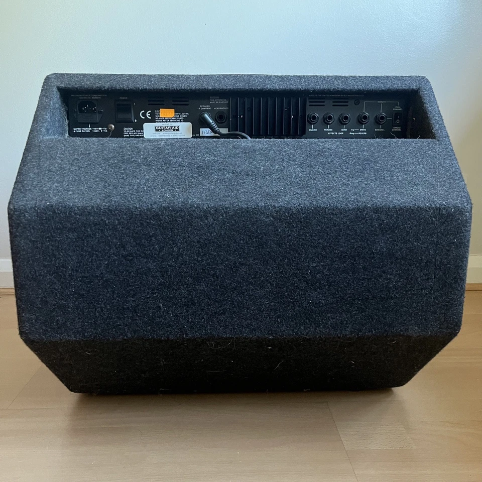 Laney EA-65 Acoustic Guitar / Electric Guitar 2 in 1 Amplifier 12" spkr - Image 3 of 4