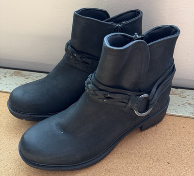 Clarks Hearth Kaylie Black Leather Ankle Boots Women s Size 8 Never Worn