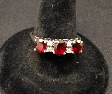 Garnet three stone Ring 2.8g Size 7 Sterling Silver 925 vintage 7 stones