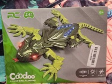 Wall Crawler Gecko RC Toy for Age 8-13 - Realistic Remote Control Lizard Wall