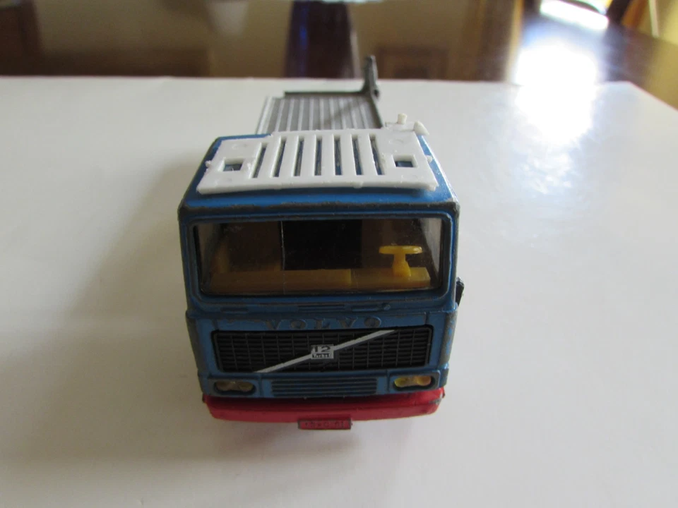 Siku - Volvo F12 Turbo 6 - per ricambi e restauro - Immagine 2 di 4