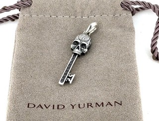 Ciondolo chiave teschio David Yurman Memento Mori argento sterling diamanti neri