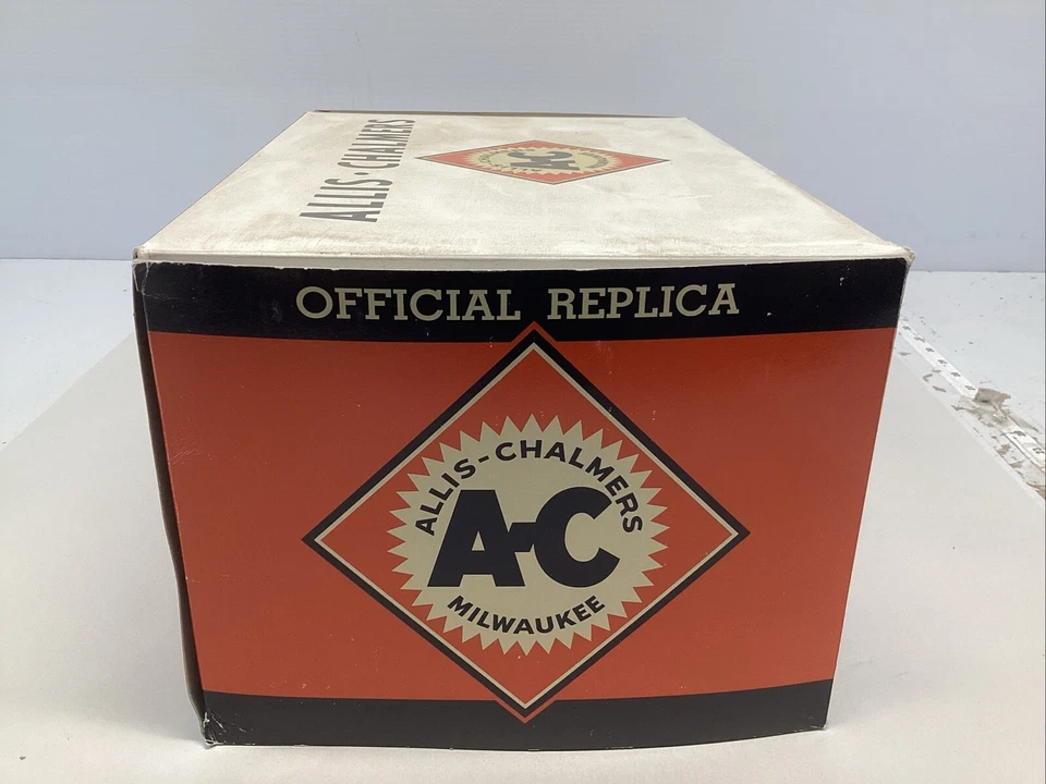 Bulldozer diecast Allis Chalmers K Crawler Blade 1/16 de SpecCast Foto 4 de 4