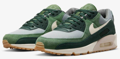 NIKE Air Max 90 Premium Sneaker Pro Green Pale Ivory Mens 8.5 Wom 10 Sold Out