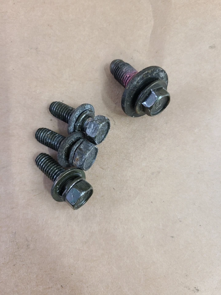 Pernos de montaje del asiento delantero Acura Integra 1994-2001 OEM Foto 2 de 4