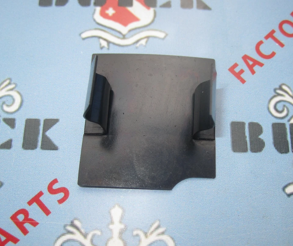 Cubierta de suciedad y polvo Buick Special & Super Timing Hole 1949-1953. OEM #13337540 Foto 4 de 4