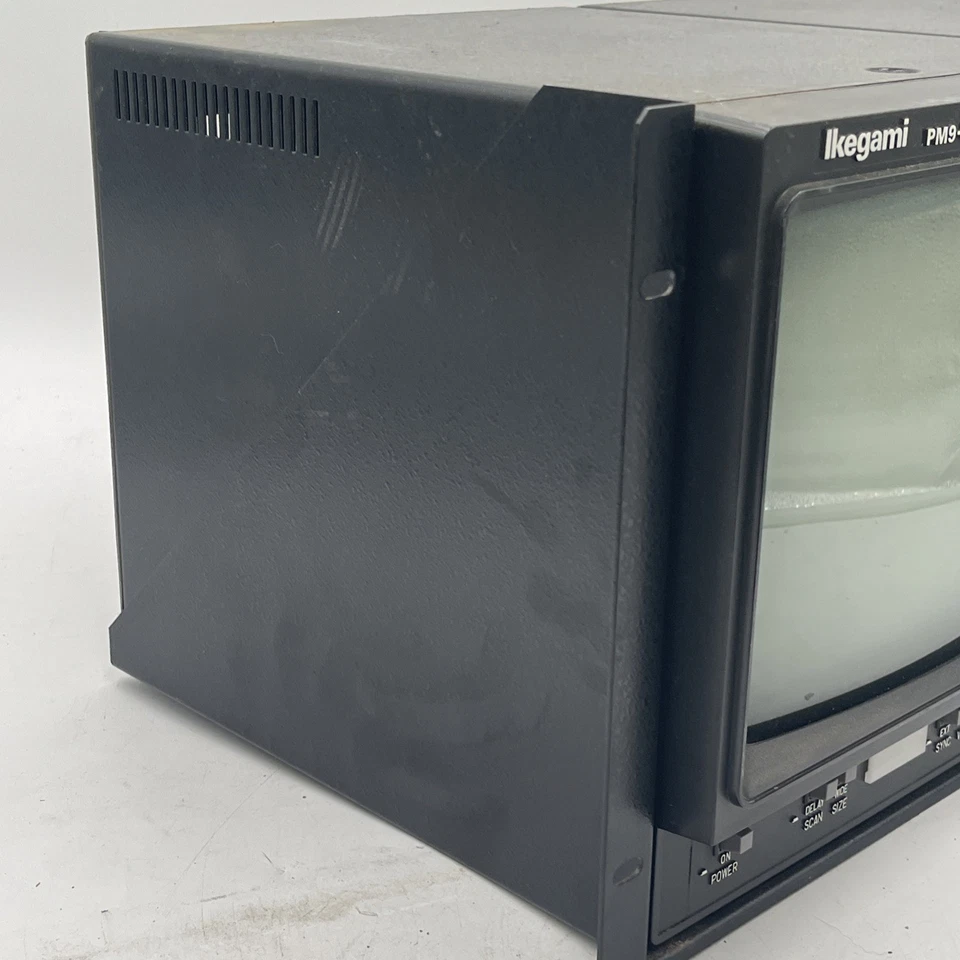 Pair Of 2 Mounted Ikegami PM9-5  9" Black White CRT Security Tv Monitor - Image 4 of 4