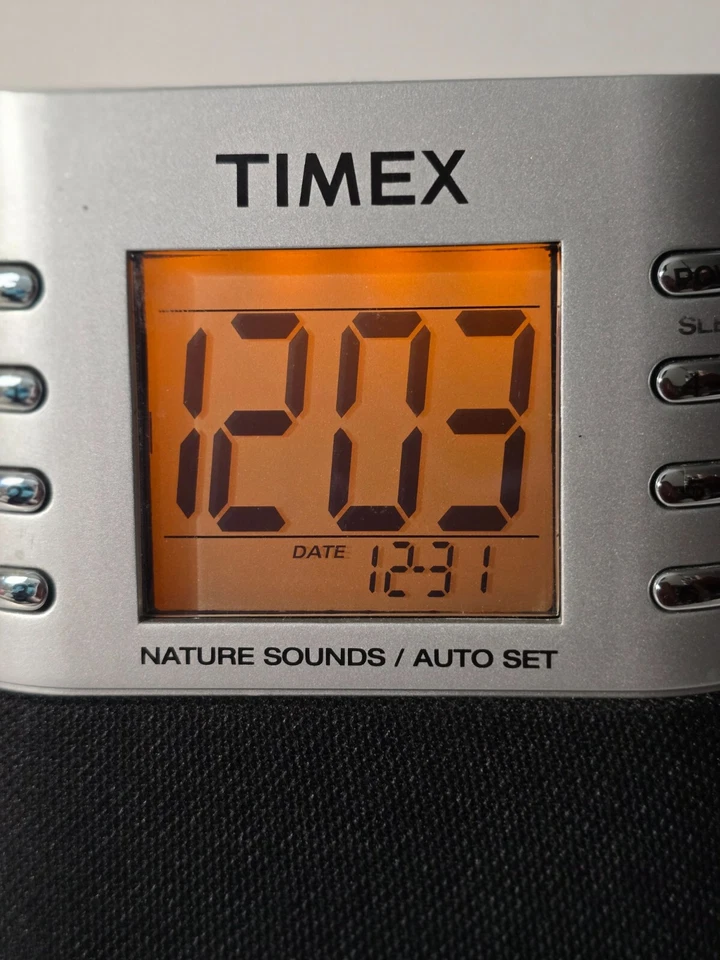 Genuine Timex (TESTED WORKS)(T308S) AM/FM Clock Radio With Nature Sounds - Image 2 of 4