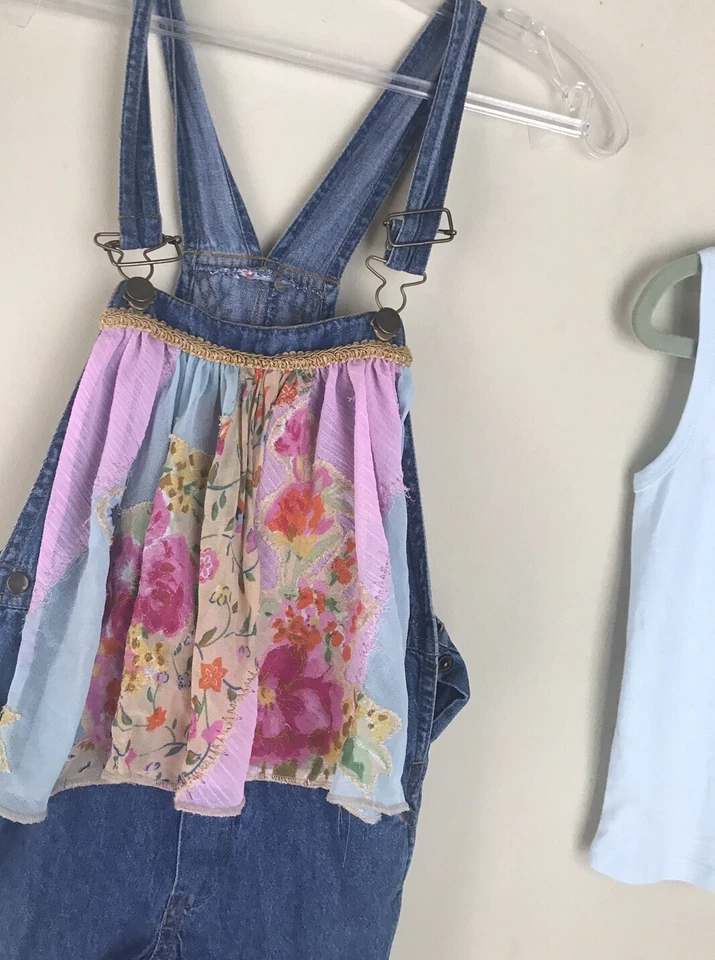 Calça jeans Little Mass tamanho 5 e boutique exclusiva boho babados perna larga nova com etiquetas - Imagem 2 de 4