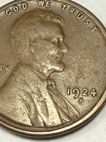 New Listing** 1924-S LINCOLN CENT-  VF  (UPGRADE THAT SPOT IN YOUR SET)  PRICED TO SELL🔥**