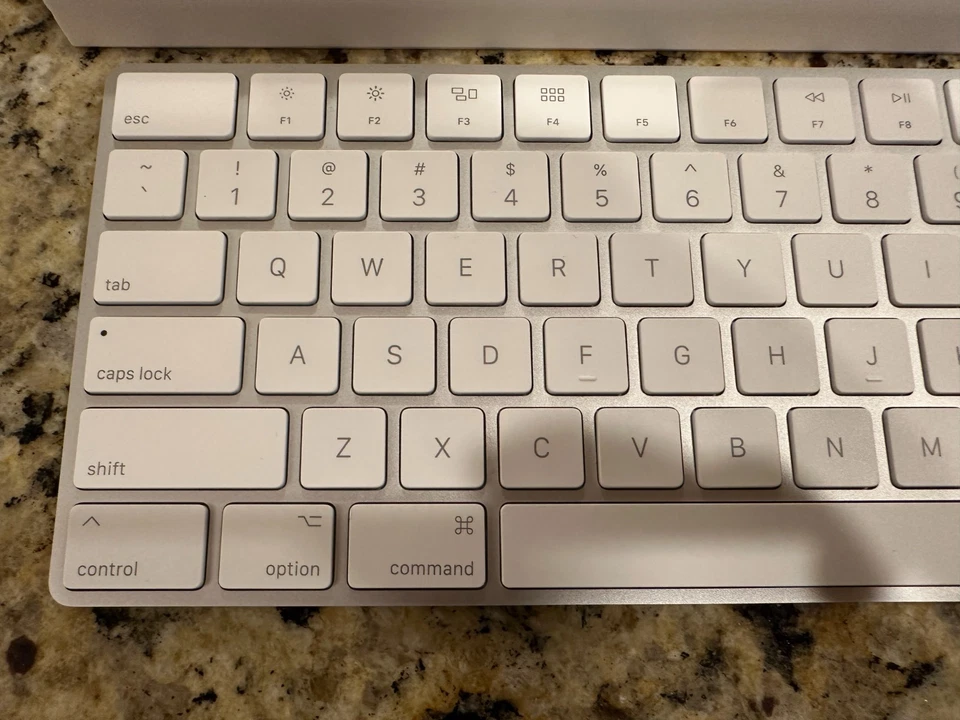Apple Magic Keyboard with Numeric Keypad Silver MQ052LL/A Model A1843 - Image 3 of 4