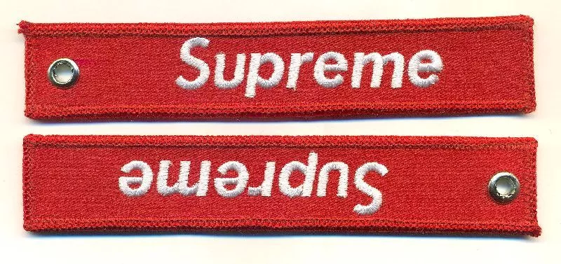 SUPREME   1” X 5”   PORTE CLÉS ROUGE   KEY051