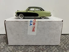 * MOTOR CITY 1/43 SCALE 1950 FORD CRESTLINER CHARTREUSE AND BLACK DIECAST *ST
