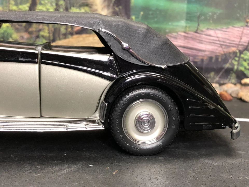 Imperfect 1:24 Diecast Franklin Mint BLK/SLVR 1939 MAYBACH ZEPELLIN No Box AS-IS - Image 4 of 4