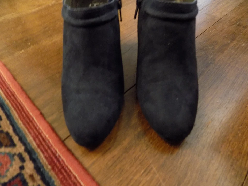 Ann Marino 3" Tacones Azul Marino Gamuza Botines Botas Usadas en Excelente Condición Talla 6 Elegante Limpio Foto 3 de 4