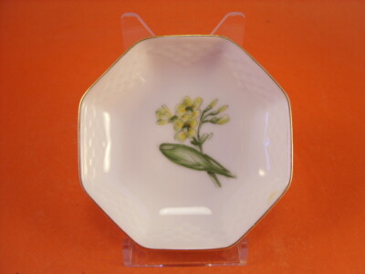 Royal Copenhagen BING&GRONDAHL Service Primula Untertasse Achteckig