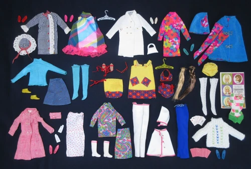 ** AUCTION Vintage Barbie FRANCIE Lot #2 - Outfits - Clothes Shoes Accessories