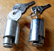 Vintage Barrel / Cylinder? Steering / Toolbox? Locks & Keys