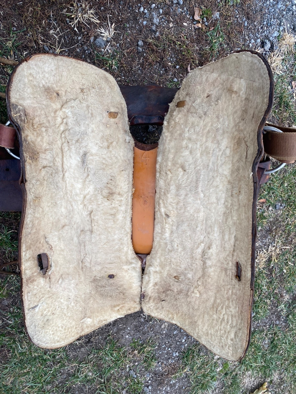 Used/vintage 14"  tooled Western trail/pleasure saddle US made