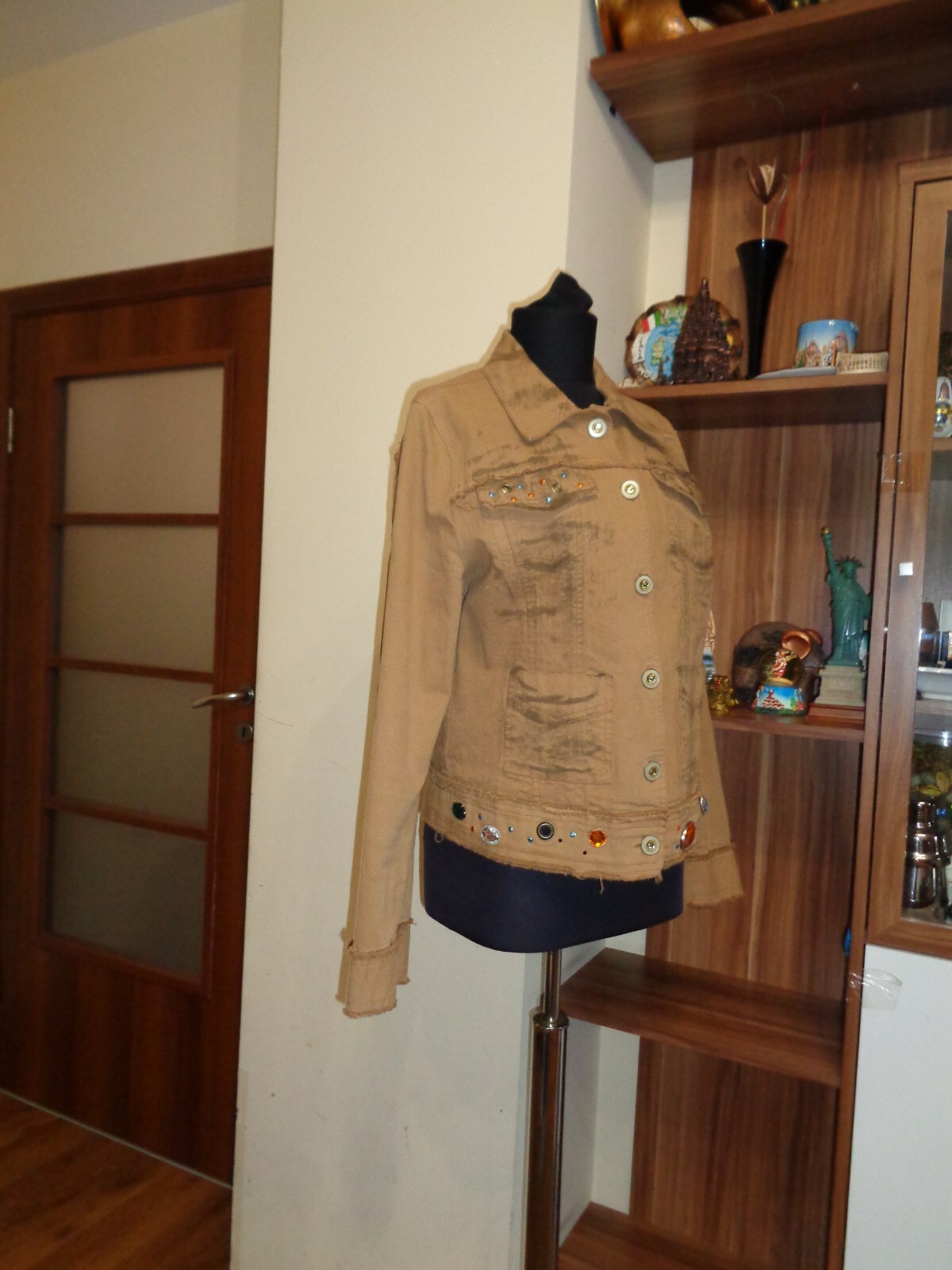 Picture 4 of 12