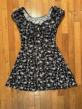No Boundaries 90s Style BOHO Black and Floral Dress - Size Small