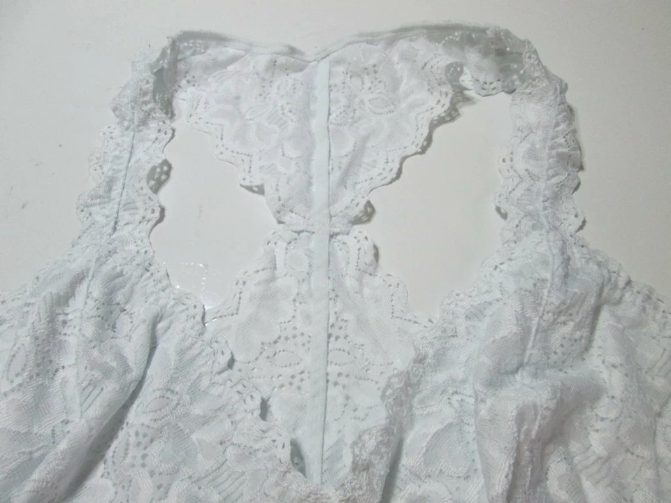 Sujetador Felina Talla XL Blanco Inalámbrico Sin Forro Espalda Corredora Pullover Floral Bralette Foto 3 de 4