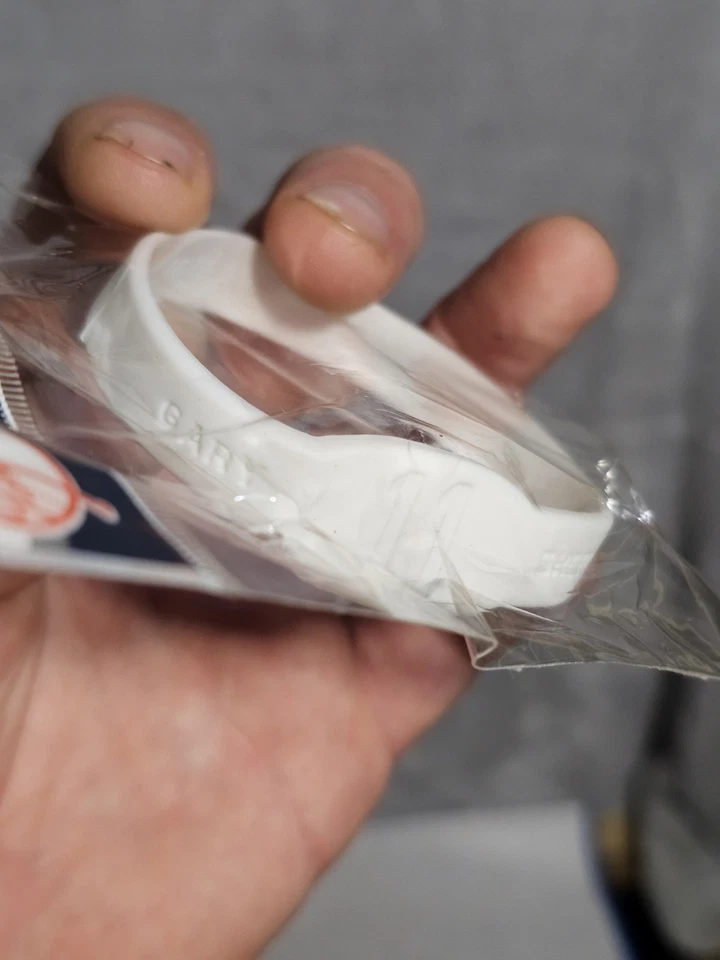 Daily News New York Yankees Gary Sheffield Rubber Bracelet New Sealed - Image 4 of 4