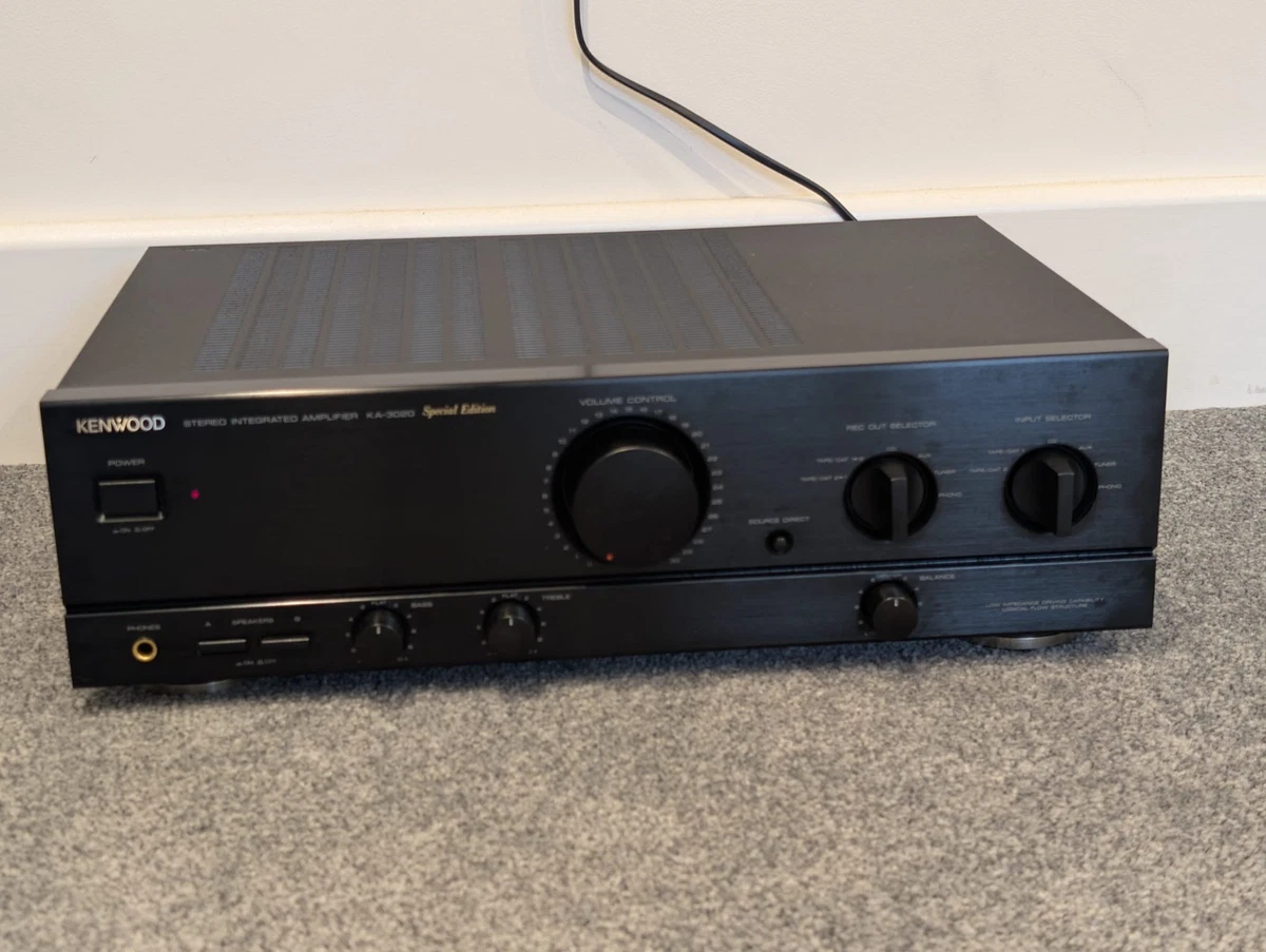 KENWOOD KA 5X stereo intergard amplifer 45 +45 = 90watts Spekers A+B ,A/B Standed size ,230 volts Good condition & working Call 0715655202 Kalutara