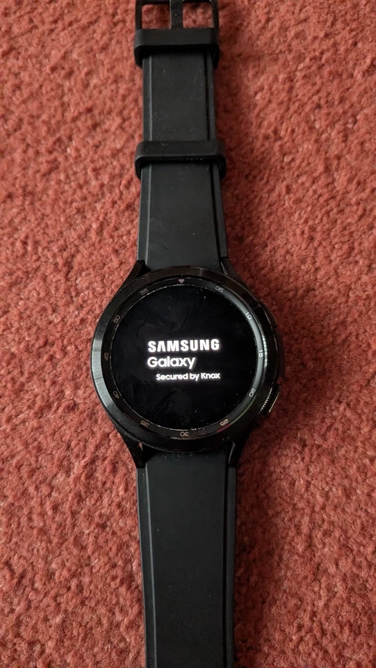 Samsung Galaxy Watch4 Classic, photo 1 of 5