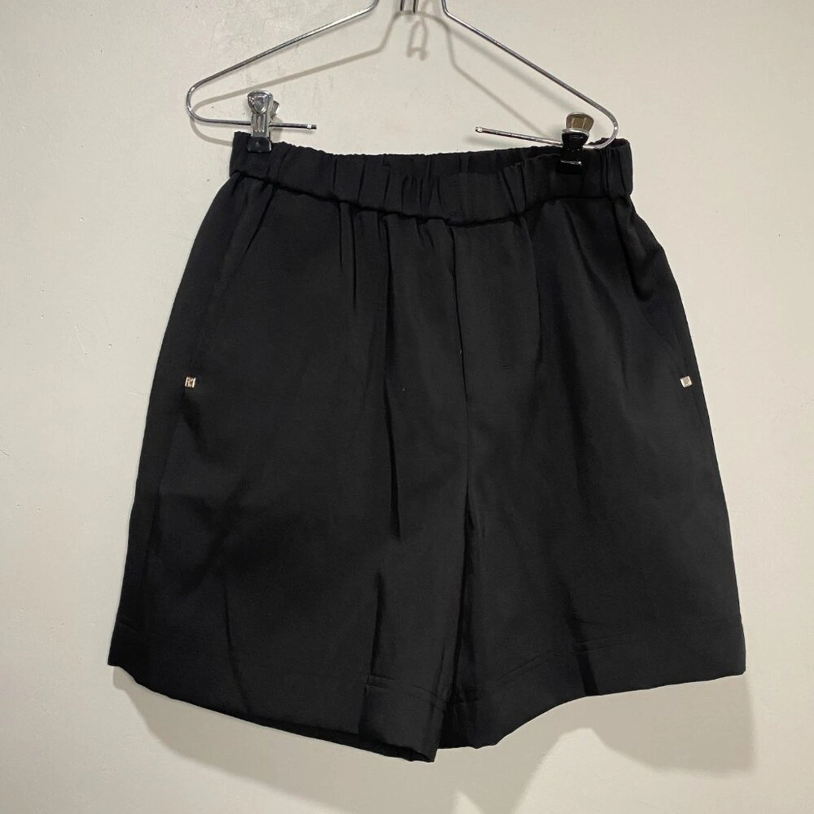 Wooyoungmi silhouette Shorts
Opens in a new window or tab