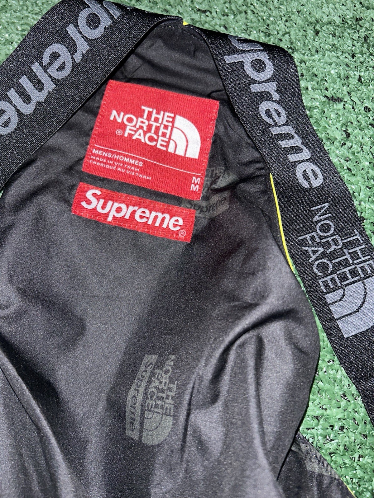Supreme The North Face Expedition Jacket Sulphur Size Large (FW18) image 5