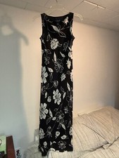 Ann Taylor Black/Floral sleeveless dress 4Petite - worn to one event only