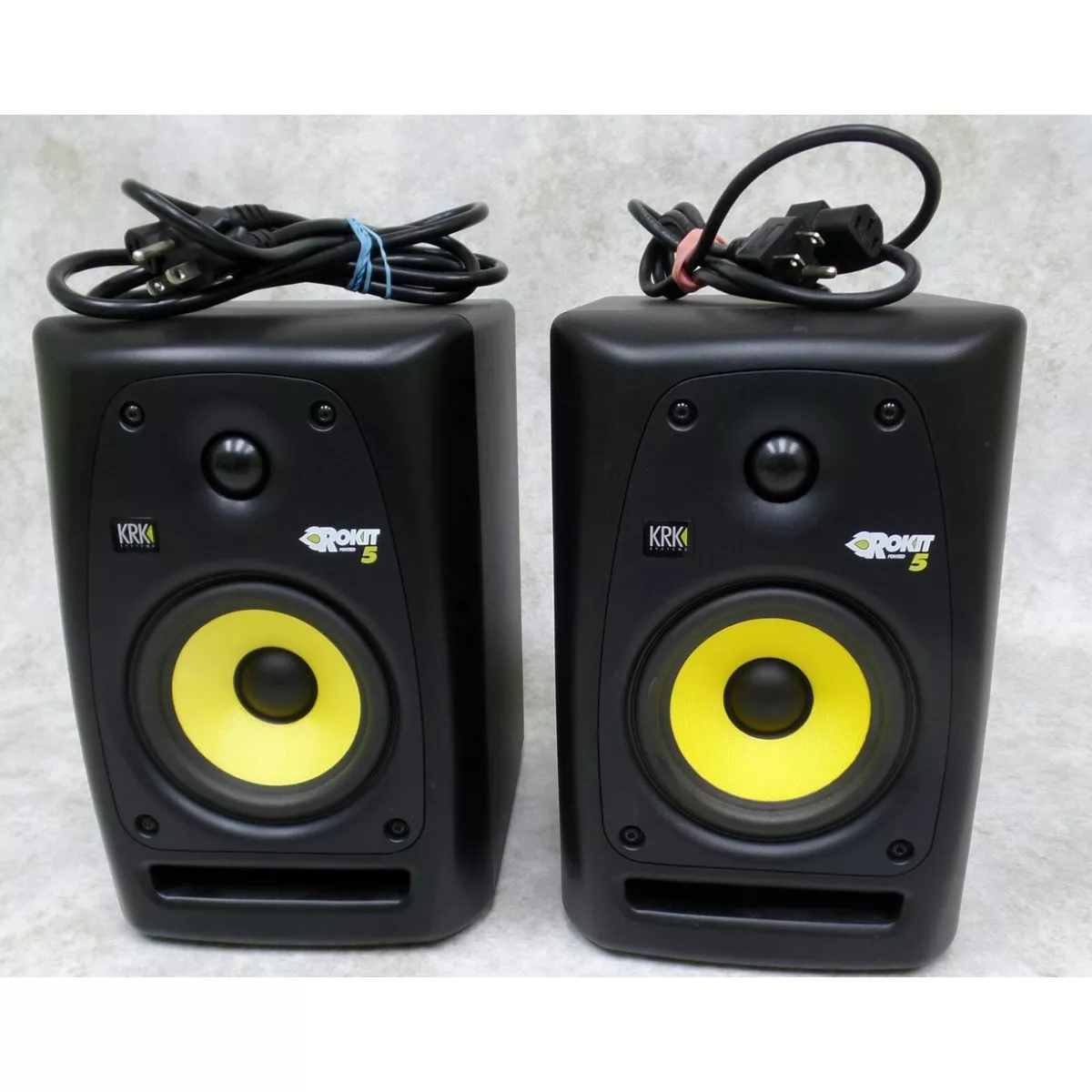 KRK Rokit 5 2-Way 5 in Powered Studio Monitor Speakers Black RGP2 Power  Cords